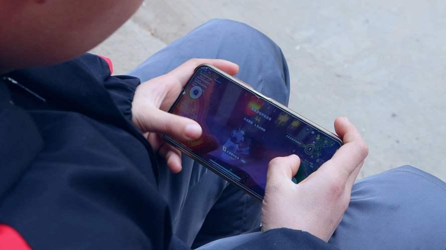 无数家长联名举报网络游戏，甚至直言“关停所有游戏，孩子就能变好”，在他们眼里，孩