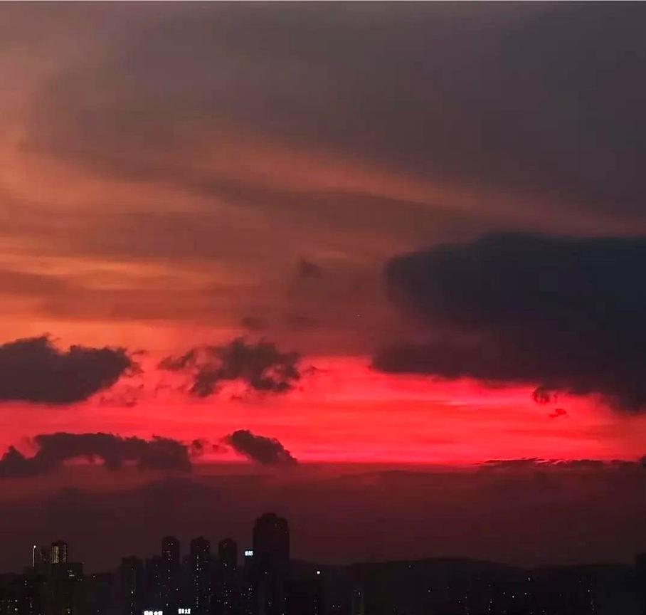 果不其然，我提辞职老板挽留我之后的第三天，他就把我叫进了办公室，很委婉地跟我说，
