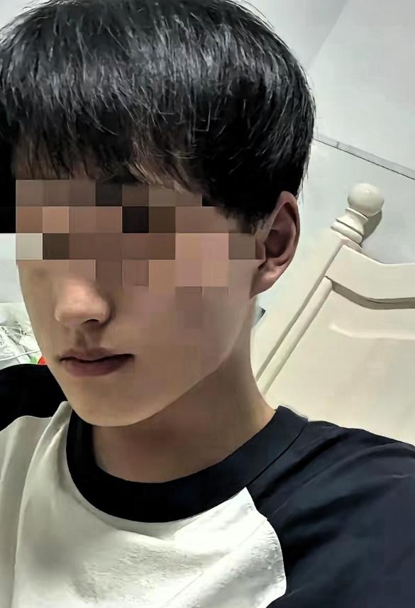 22岁小伙杭州打工借住姑妈家，发薪转1500元后，却被劝搬离22岁的林晓怎么