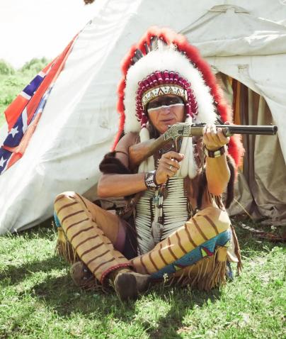 被屠杀时印第安人为何不反抗？白人：不反抗？你知道他们多狠吗  在美洲辽阔的大