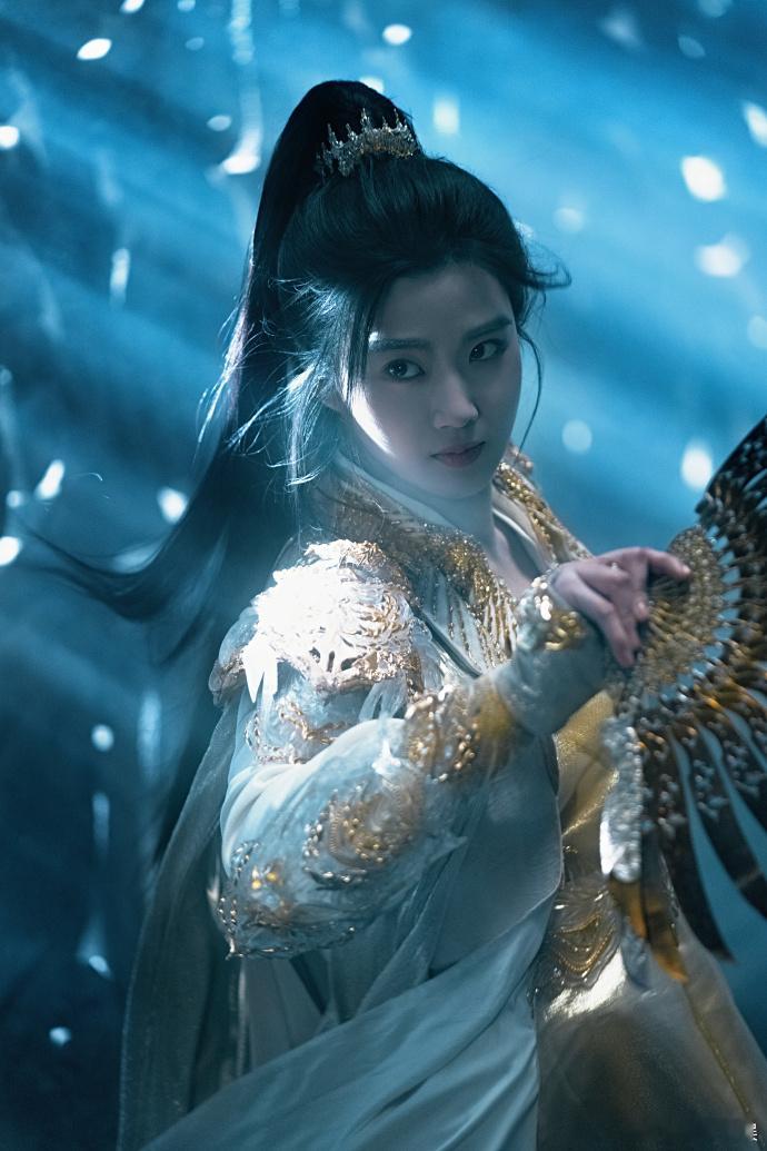 卢昱晓杀回古偶了卢昱晓对角色细节的把握值得称道，无论是眼神转换还是肢体语言都很