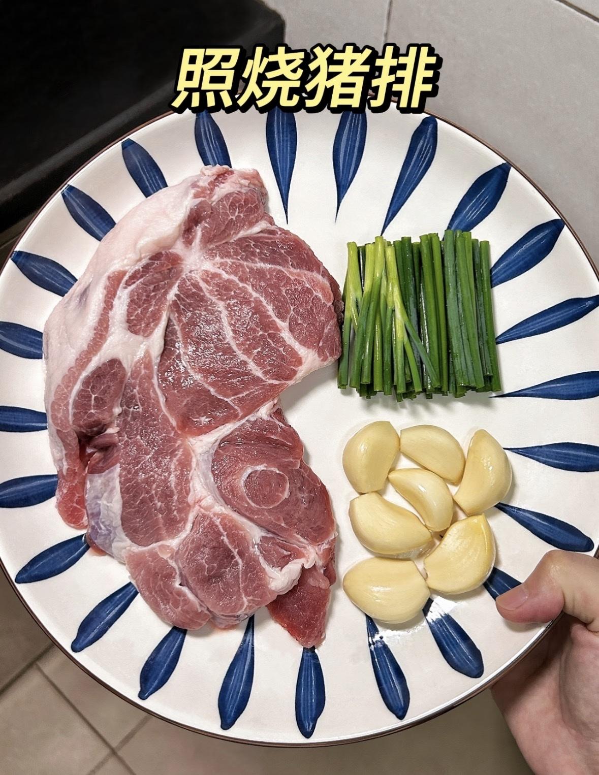 问一个卖猪肉的朋友，为什么猪肉跌破5块钱了，为啥排骨还是20块，他三句话直接让