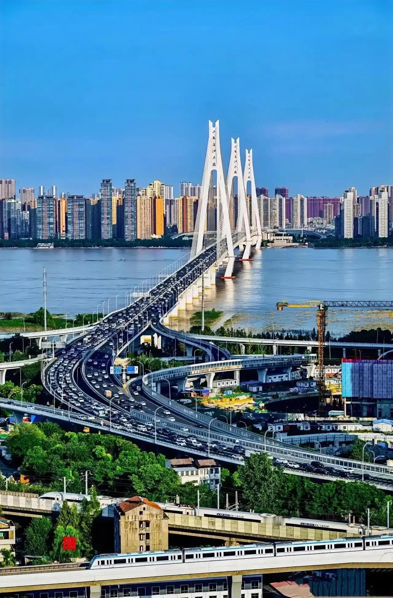 这就是赤裸裸的现实！2025中国最具发展潜力的城市排行榜来了：第一名：北京