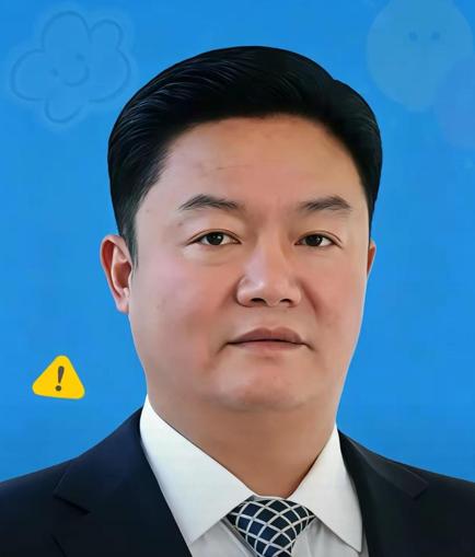 四川这波震动，估计让不少人今晚得熬个通宵。反腐系统平地一声雷，**66岁的