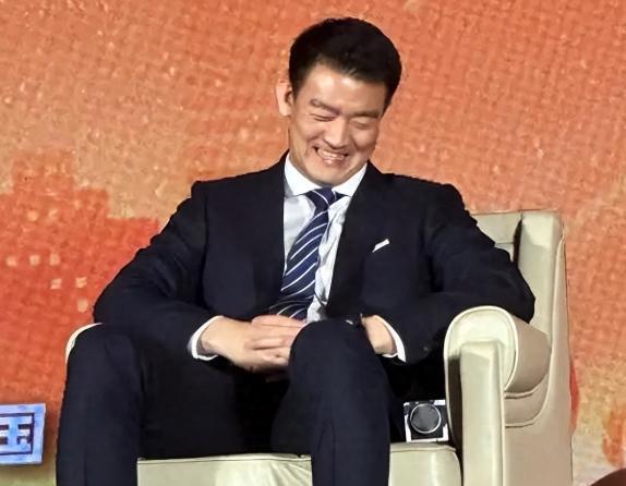 王博：“一想到自己今晚就能成为总冠军教练”任何一届总冠军都是有绝对实力并且有一