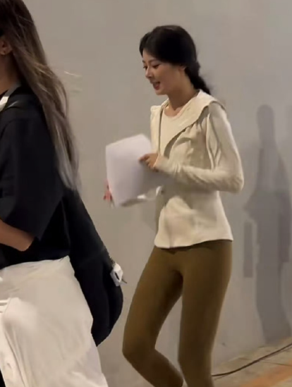 上镜胖十斤不是说说女明星不愧是女明星啊！​​​