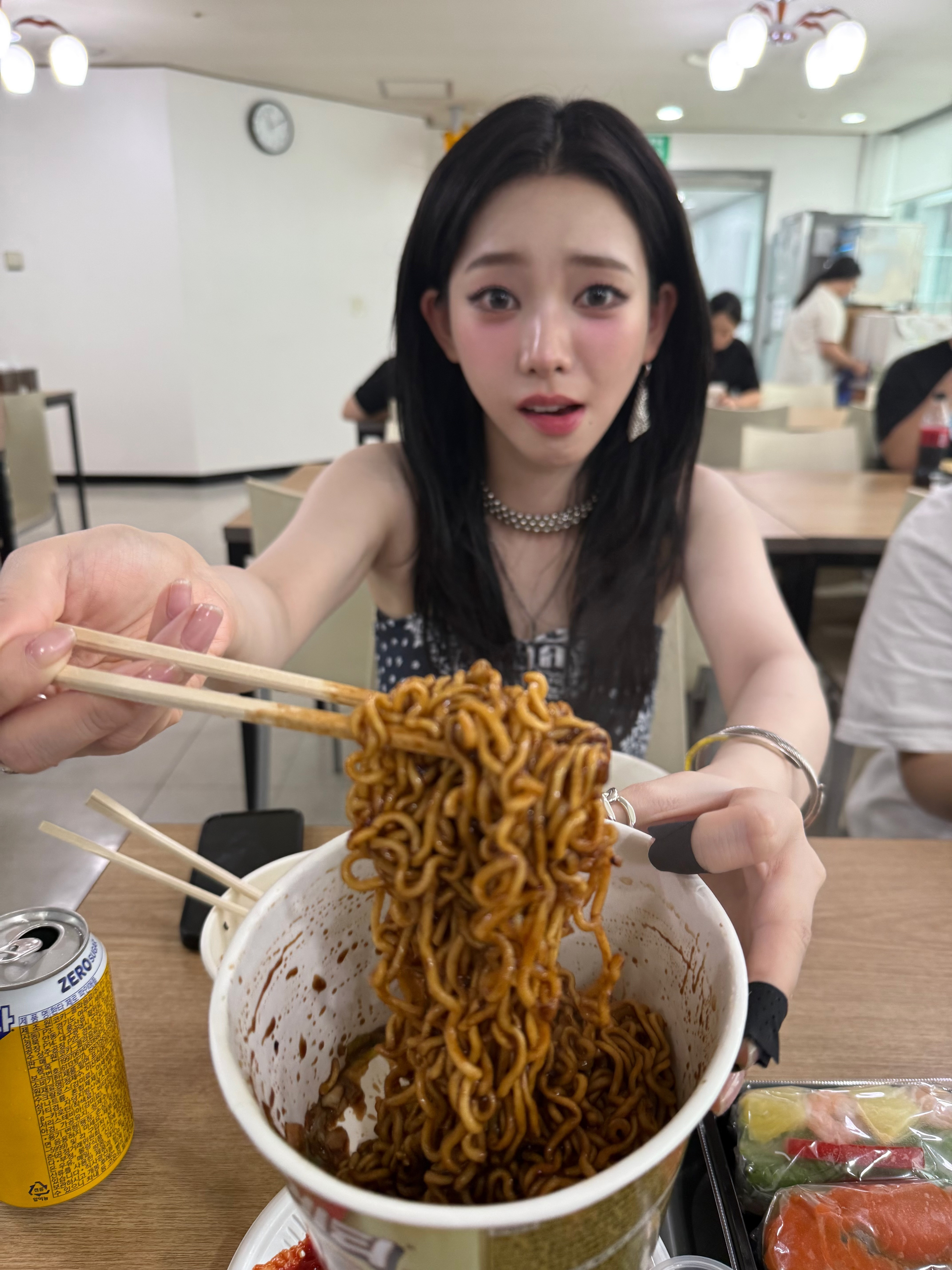 柳智敏kpop唯一喂饭系爱豆[点赞]​​​