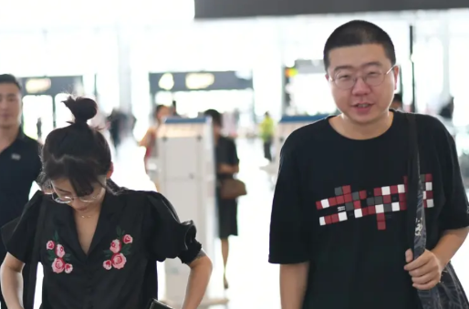 脱口秀到底是谁带火的？王自健还是李诞？脱口秀在中国的火爆有人说是因为当年上海东