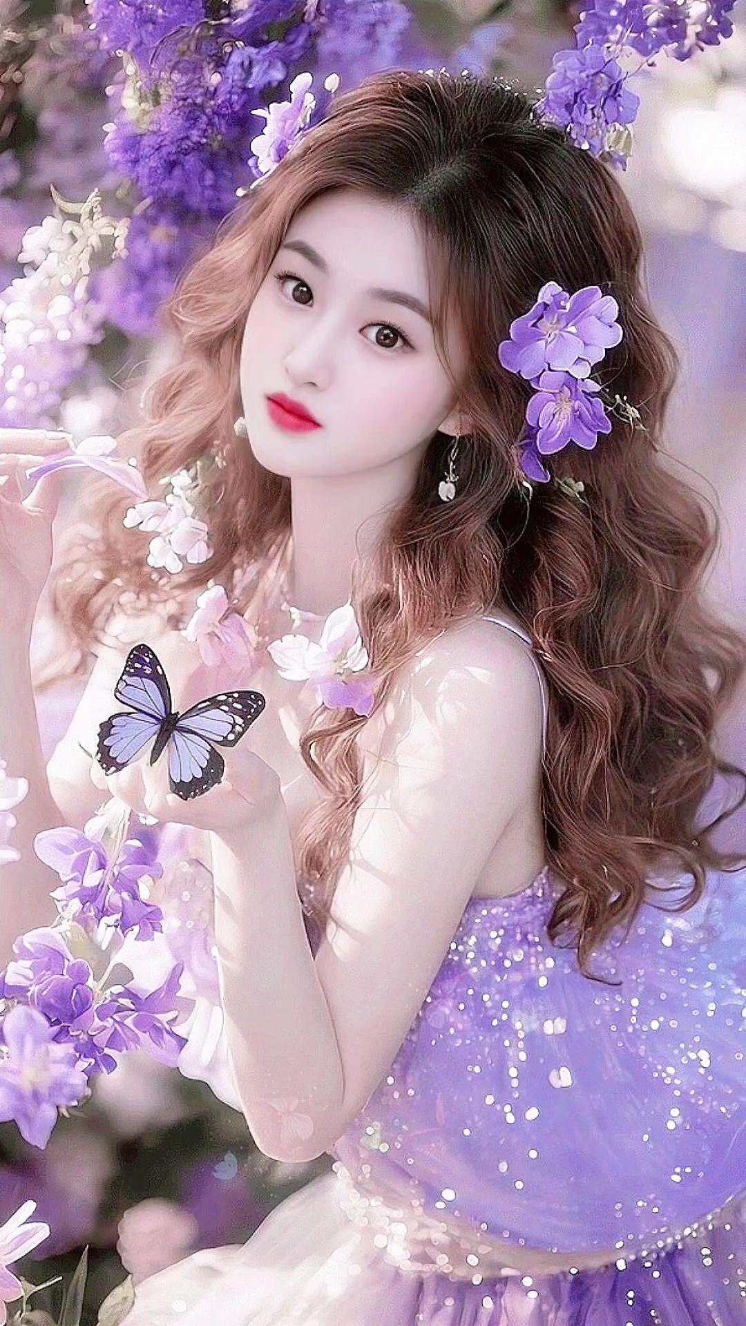 梦幻花蝶造型治愈系视觉体验紫色系氛围感写真花系少女写真在花海拍出氛围感大