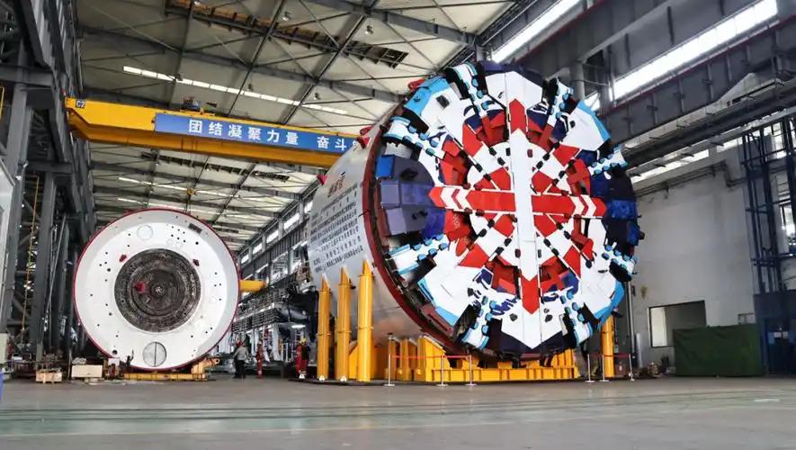 当年那台德国盾构机，修要100万，不修又怕出事，结果中国工程师拆开一看，根本不是