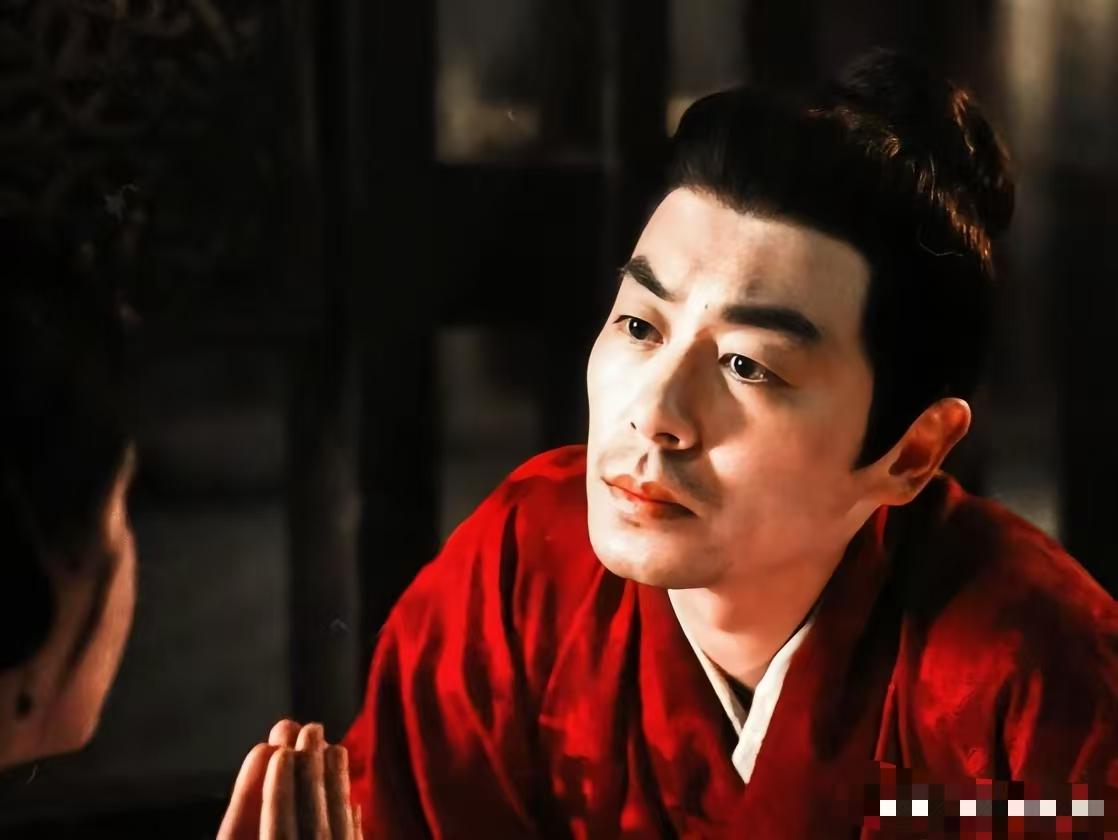 41岁朱亚文称自己接不到戏。朱亚文英气十足！只因为当年对小郭不尊重，自损了名声。