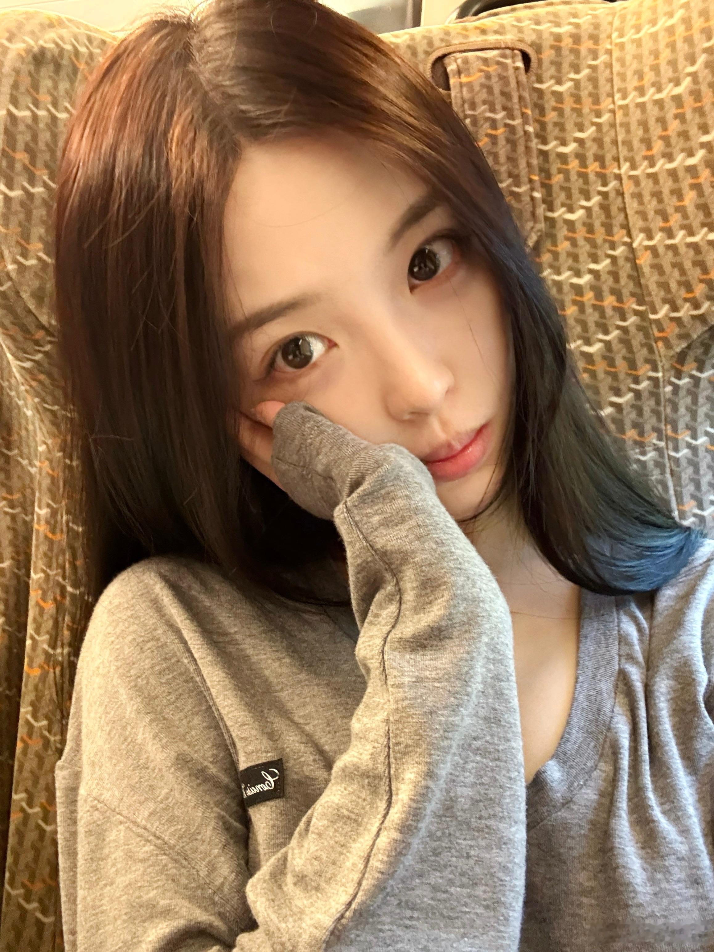 那天涂的Cpb的粉霜肤感很不错​​​