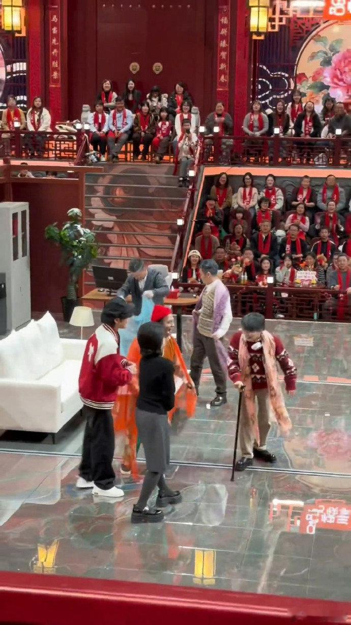 周深周深加盟2026辽宁春晚辽宁春晚这就是我要的年味！大东北的春节，怎么能少了