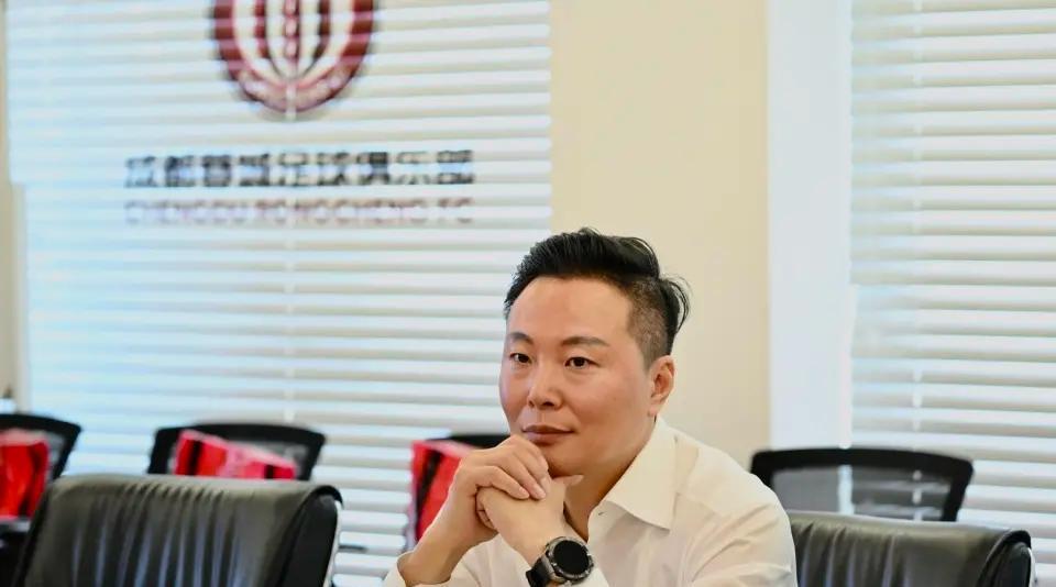 成都蓉城高层表示，未来将继续保持中超前五的投入水平，所以大家担心的解散不会发生，