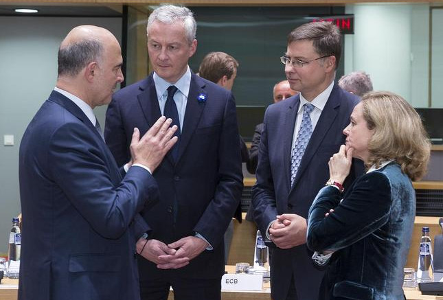 霍尔木兹海峡被封后，欧洲各国终于回过味来了：中国新能源布局太英明了！英国《金融时