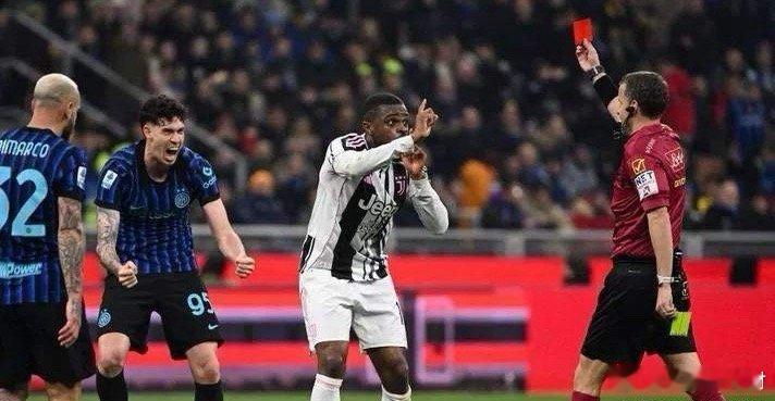 意媒：国家德比应该把巴斯托尼红牌罚下米兰体育报：在国家德比争议红牌事件发生后，不