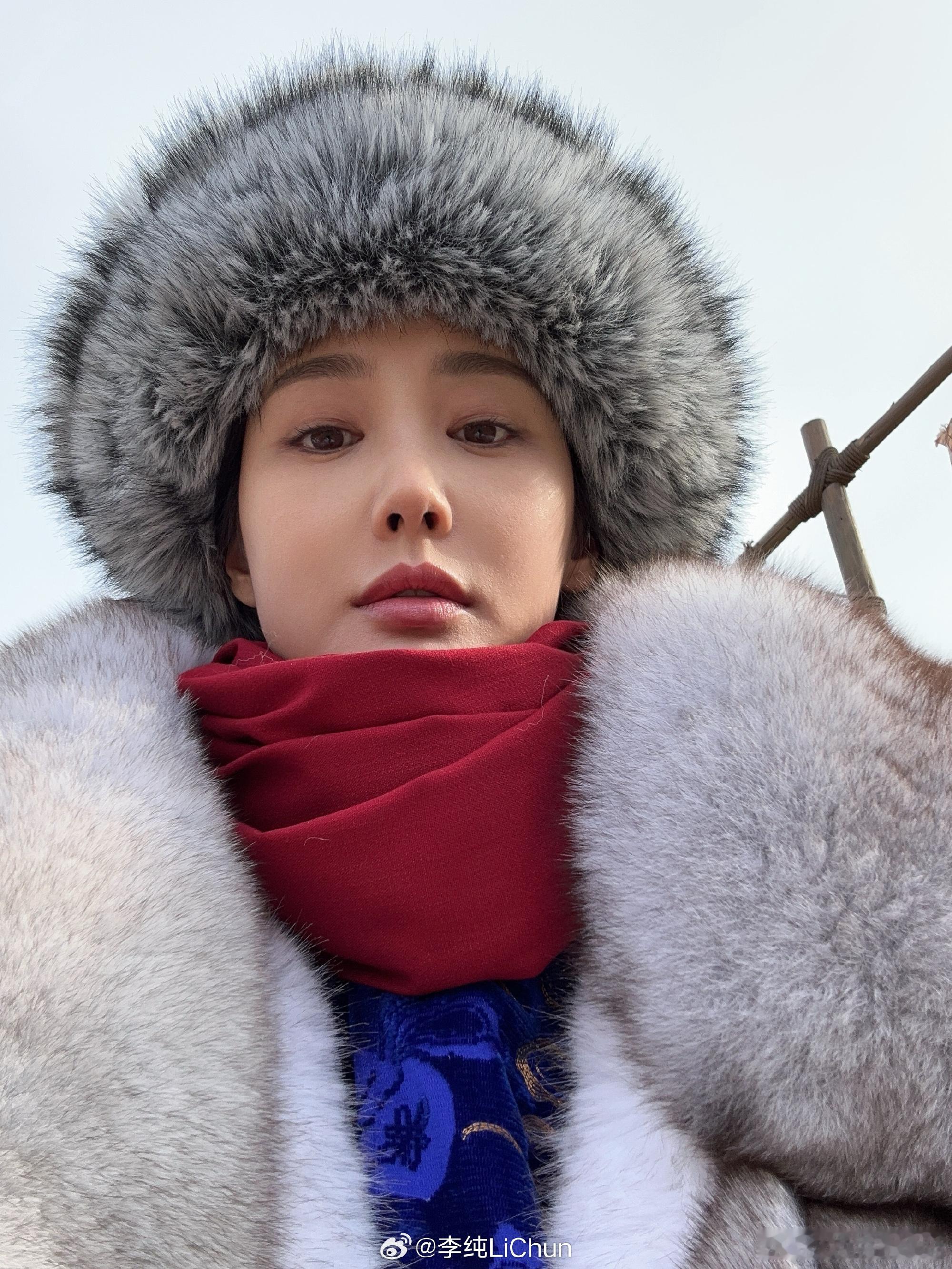 李纯做男做女都精彩的一张脸李纯的脸自带“百变基因”！女装时毛毡帽下的冷艳让人着