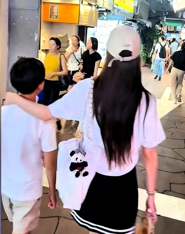 筱梅和小菲，湾湾双旦的米其林和海瑞温斯顿网红筱梅最近又更新动态了，大家都在看，