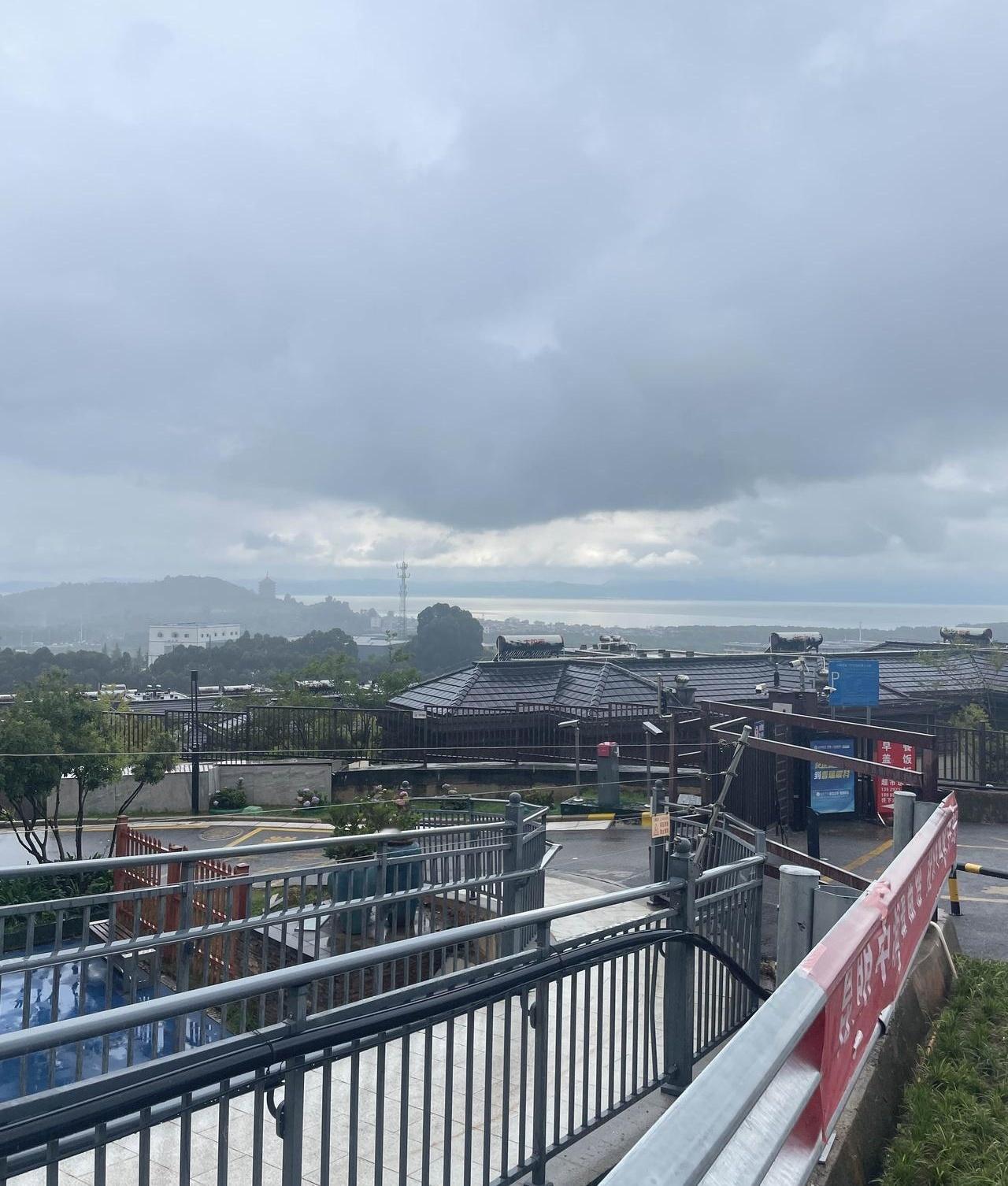 手里攥着三千万现金，名下没一分钱贷款，你猜这年头在咱们二线城市到底算不算中产？我