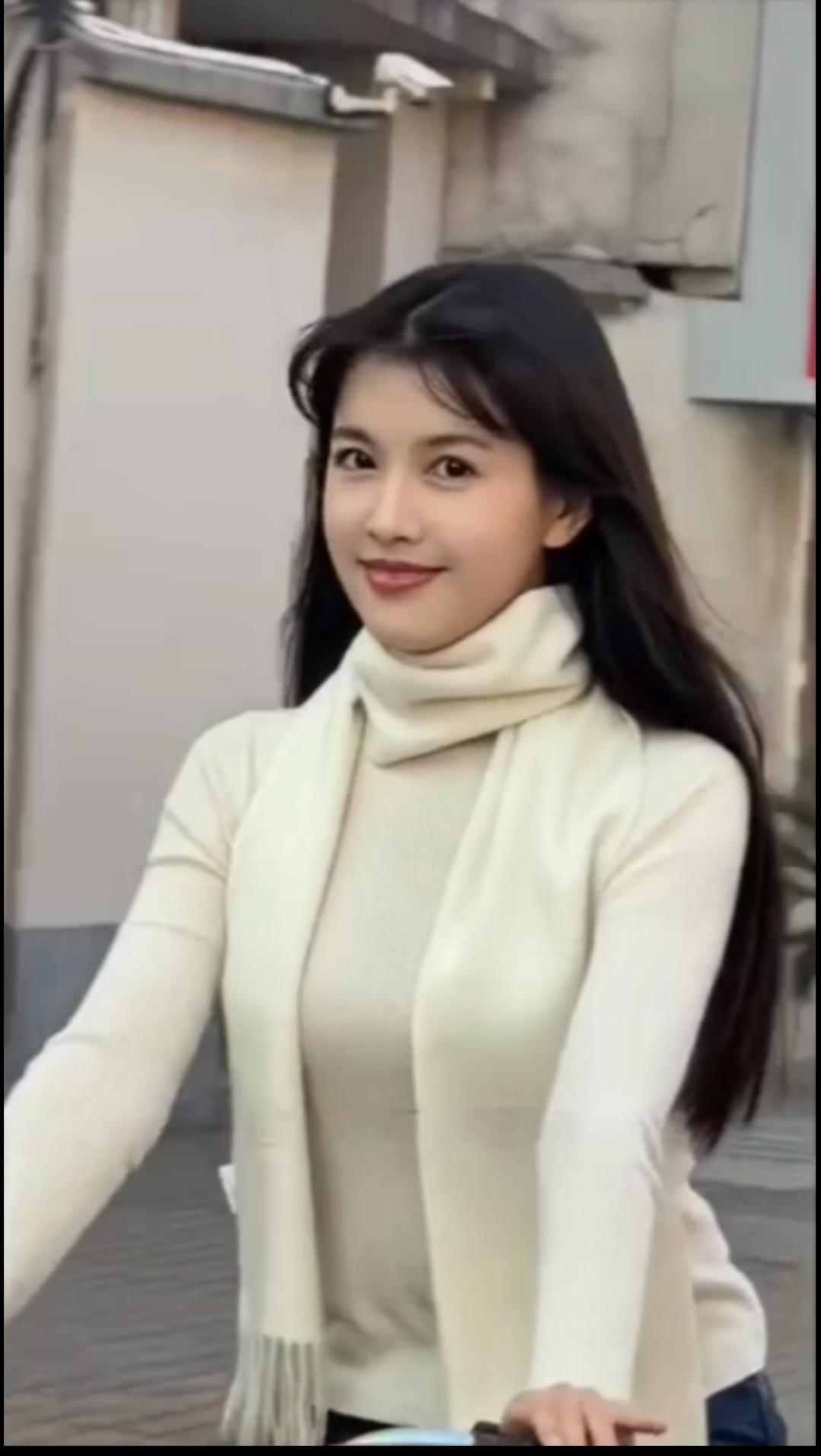 保持乐观的情绪很重要。首先要做个老实人，做老实事，与人为善，与世无争，