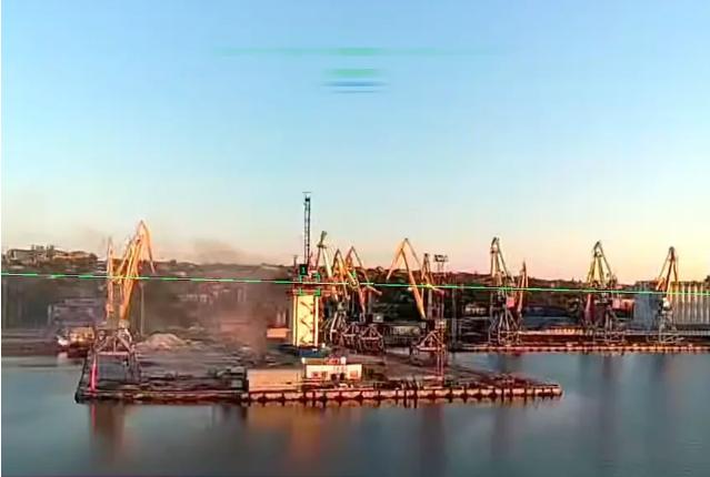 图文：乌军亚速第1军称打击行动使被占领的马里乌波尔港停止了运作6月10日，乌