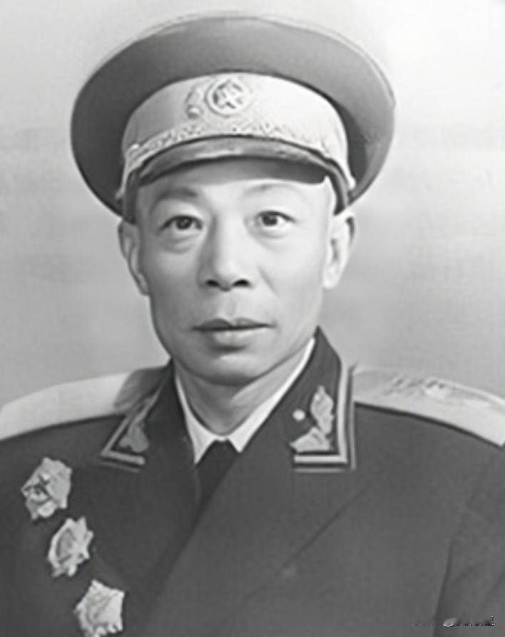 1949年，第46军副军长杨梅生率部南下，恰好途经湘潭易家湾。在街道上，杨副军