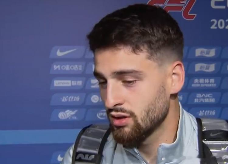 中超联赛第8轮，天津津门虎客场4-2击败北京国安。赛后，在接受《体坛新视野》采访