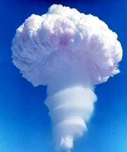 很多人以为，全世界就我们还有能用的氢弹。这话不全对，但更狠。美国、俄罗斯他们也有