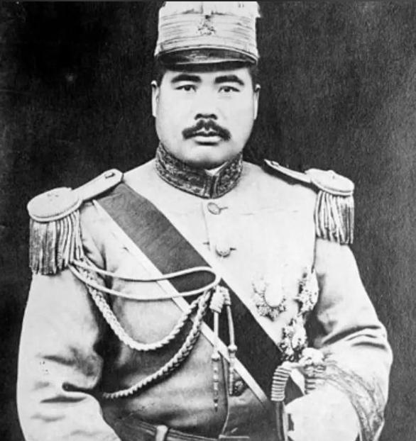 冯玉祥为何要烧少林寺？1928年，冯玉祥带兵火烧少林，屠杀武僧，大火烧了40天，