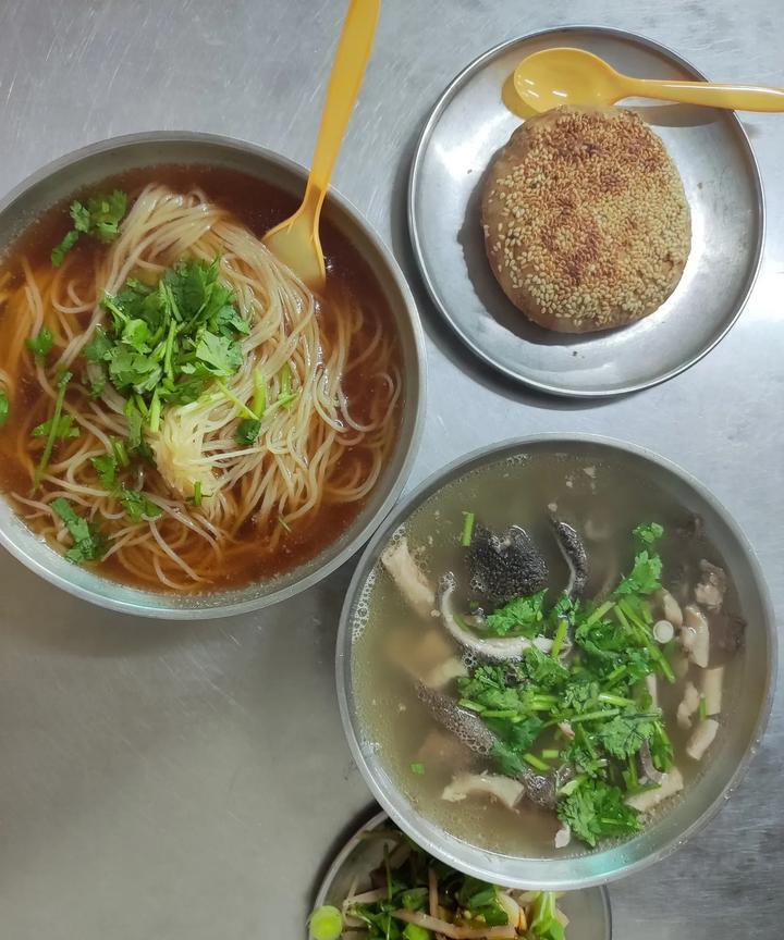 确诊乳腺癌一定是受到极大委屈。表姐婚后开始智斗老公，婆家，但结局没有赢家，在