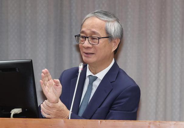 针对台军营长播放大陆电影《八佰》，防务部门认定是“统战”影片。台湾地区文化部长李