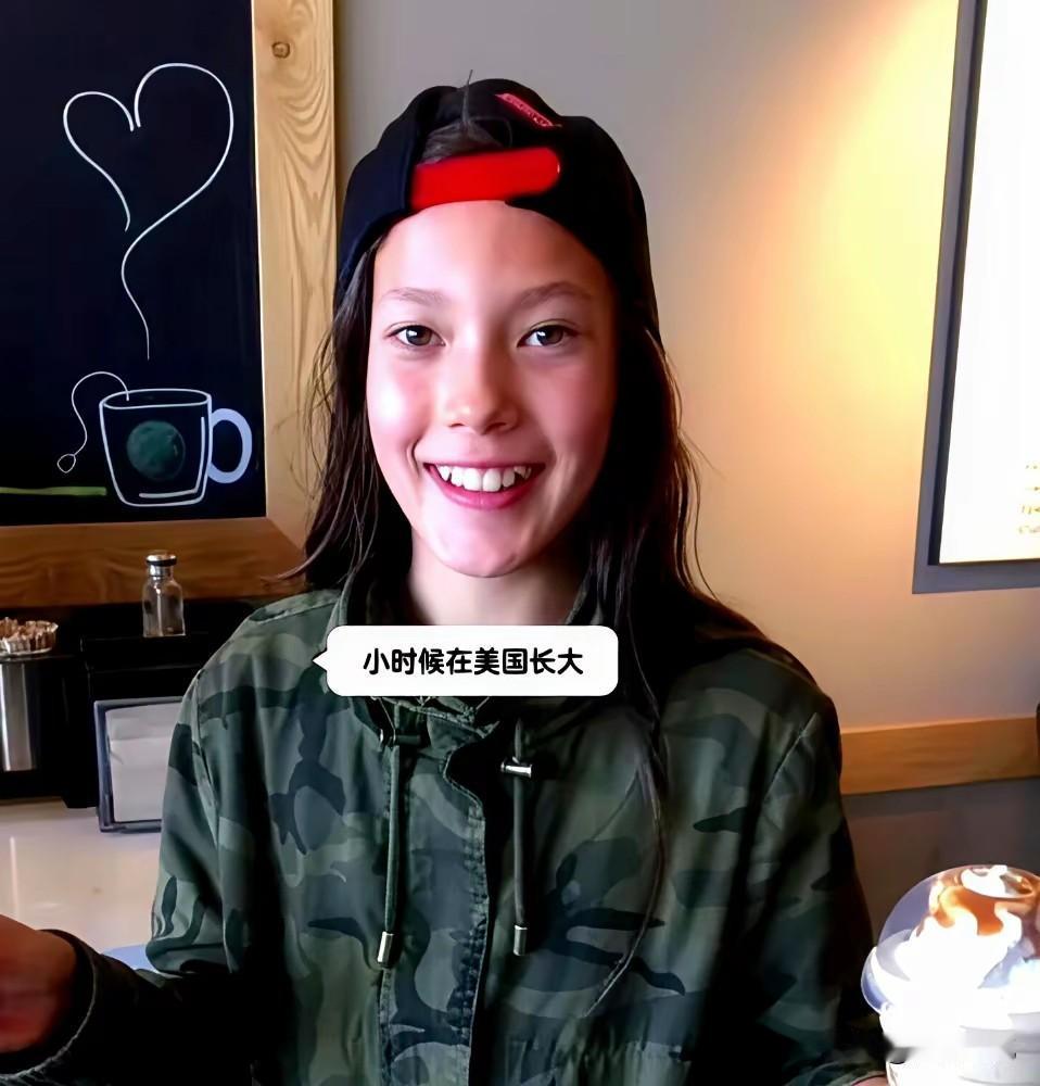 谷爱凌小时候就长的这么可爱，黑头发，黑眼睛，看来妈妈的基因也是非常强大，虽然从面