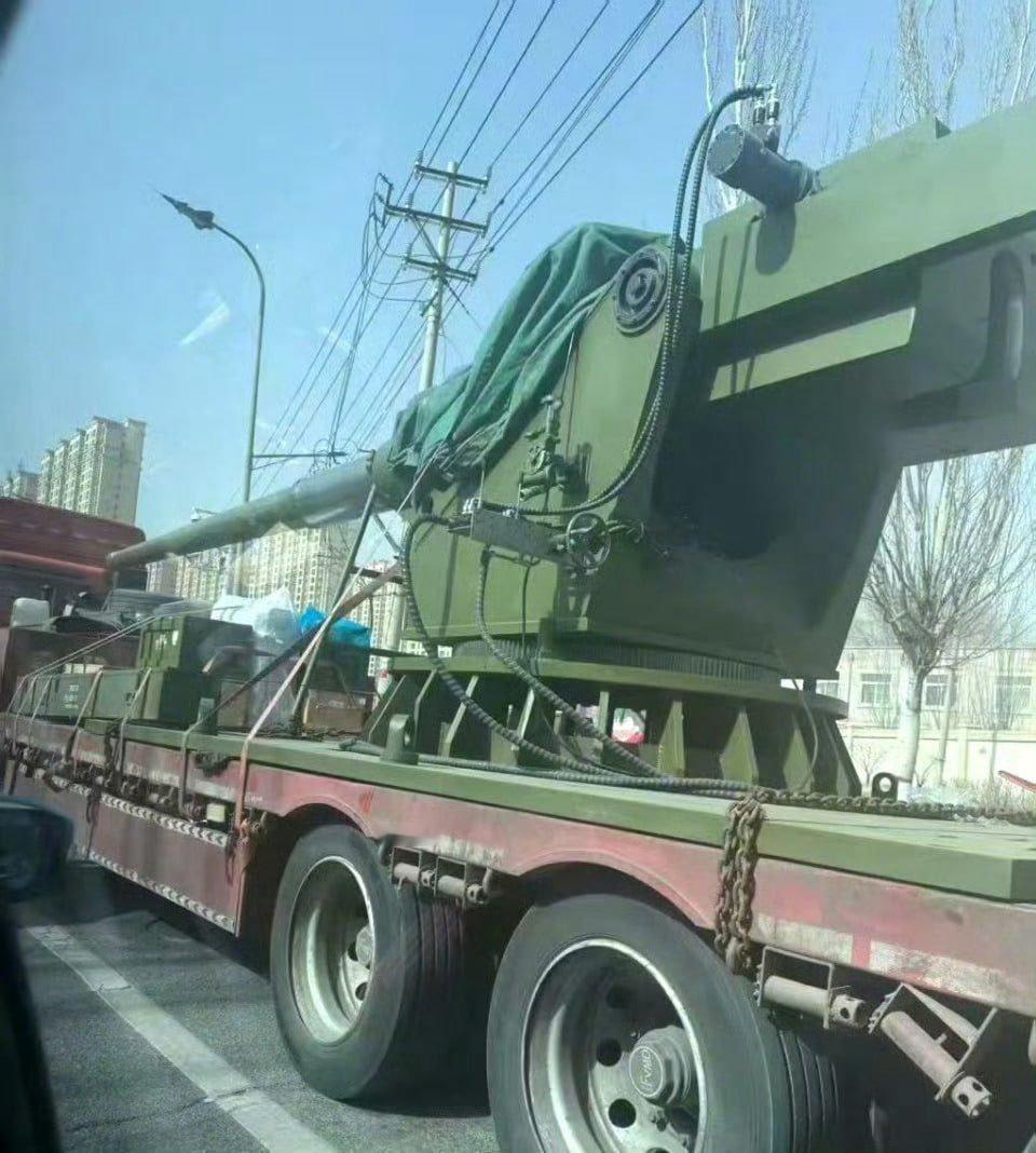 中国新型155毫米舰炮弹道炮现身，或将创下现代军舰最大口径舰炮纪录。目前各国海军