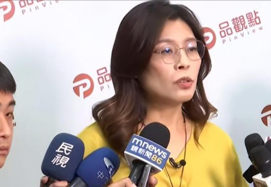 郑丽文现在估计挺后悔的，后悔什么？她后悔的不是加入国民党，也不是竞选主席时缴纳的