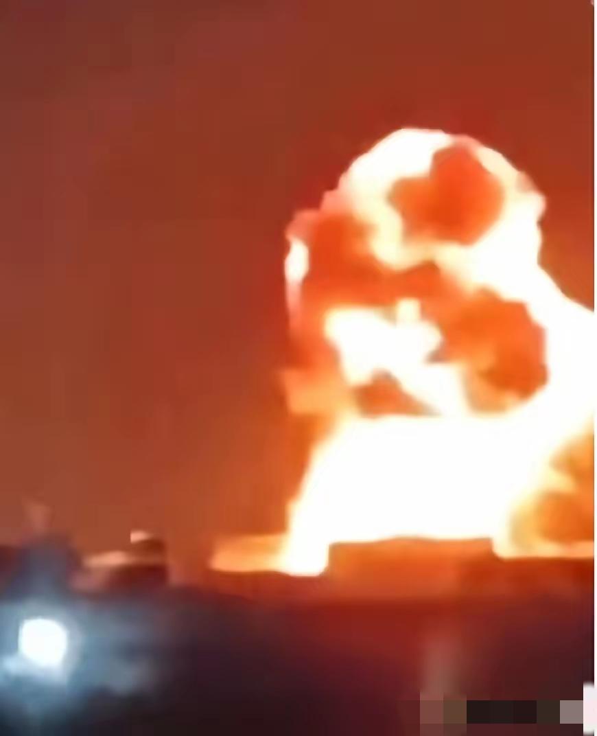 世界上最大的卡塔尔液化天然气制工厂，已被火焰吞没，该工厂占全球液化天然气（LNG