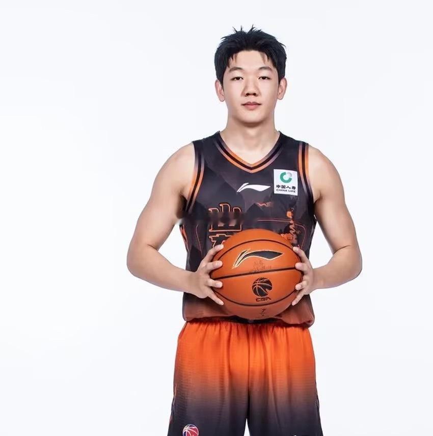 北京时间6月9日，山东男篮官方宣布，于德豪、孙桐林、米艾力、郑晓垚离队。官方原文