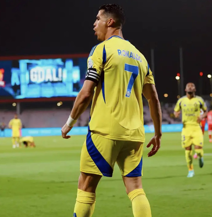 C罗最佳中东球员投票跌至第2，3年0冠成关键短板c罗刚出炉的环球足球奖最佳中东