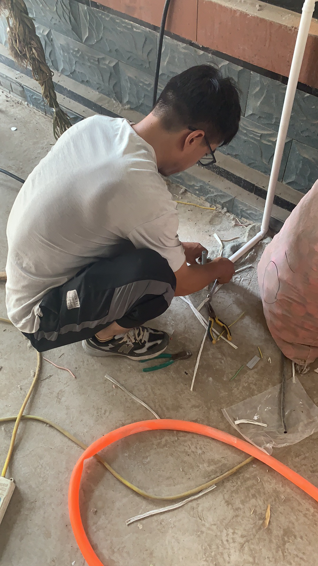 充电桩安好了来给打算安装的分享一下。1、申请过程：首先在比亚迪汽车公众号上面