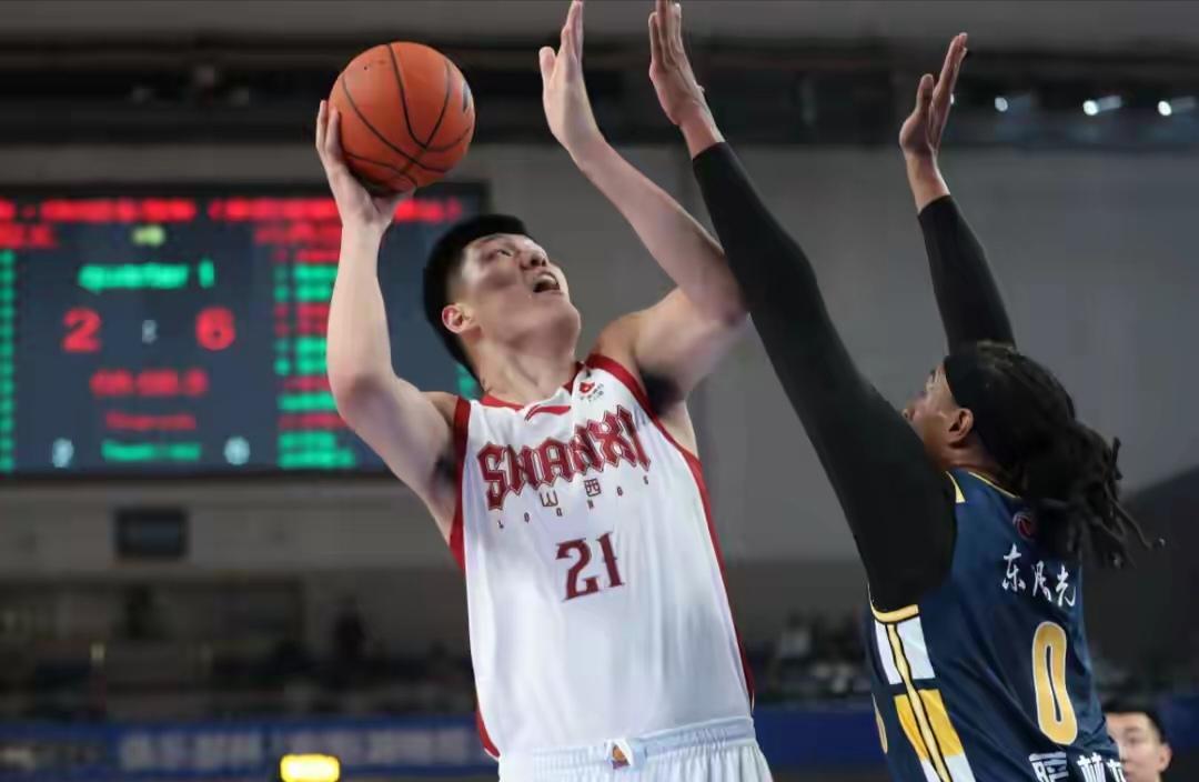 俱乐部杯首秀挡不住刘传兴，萨林杰会是新赛季广东队内线的答案吗？cba俱乐部杯