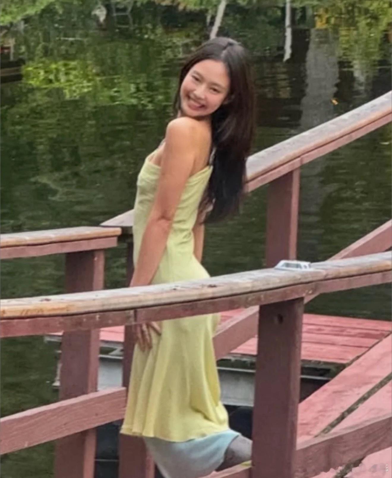jennie穿高定参加婚礼jennie穿古董高定参加婚礼，哎一古好美啊！jenn