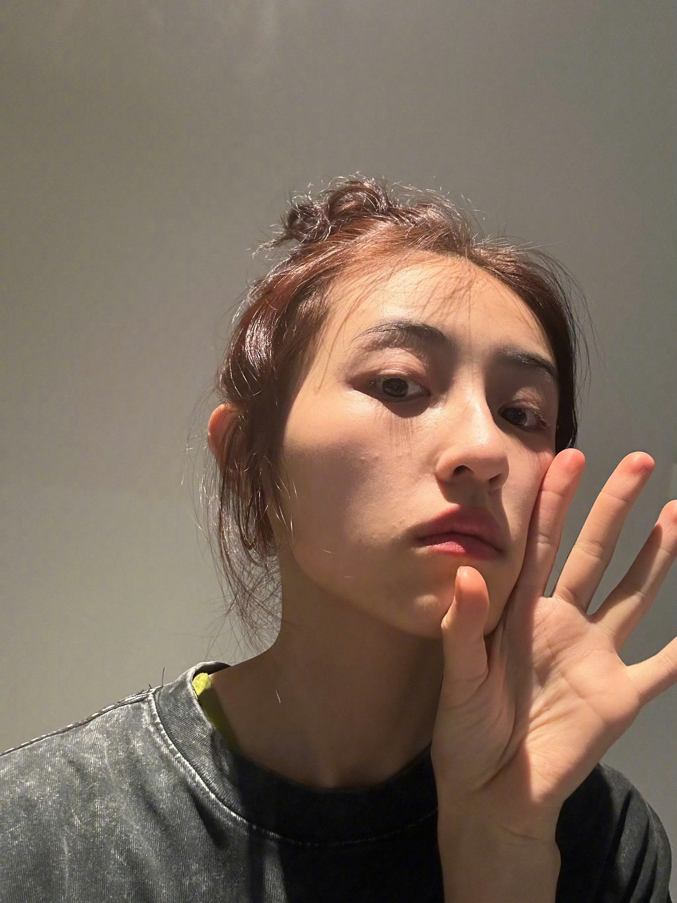 睡前看看张子枫，美美睡得香，睡醒看看张子枫，明媚一整天，天天看子枫，天天好心情，