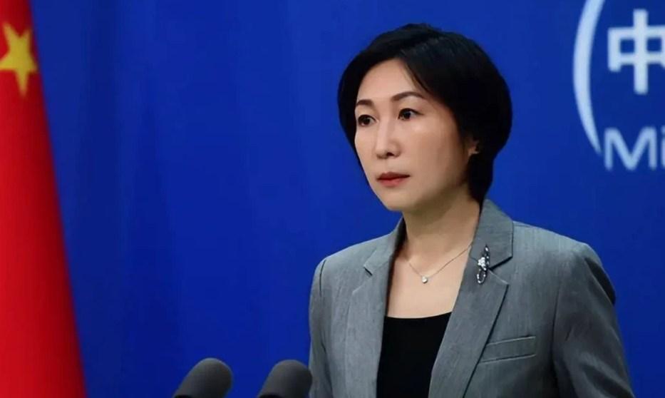 关键时刻摊牌，中国回应展现硬实力11月中旬，美国财政部长贝森特突然通过媒体放