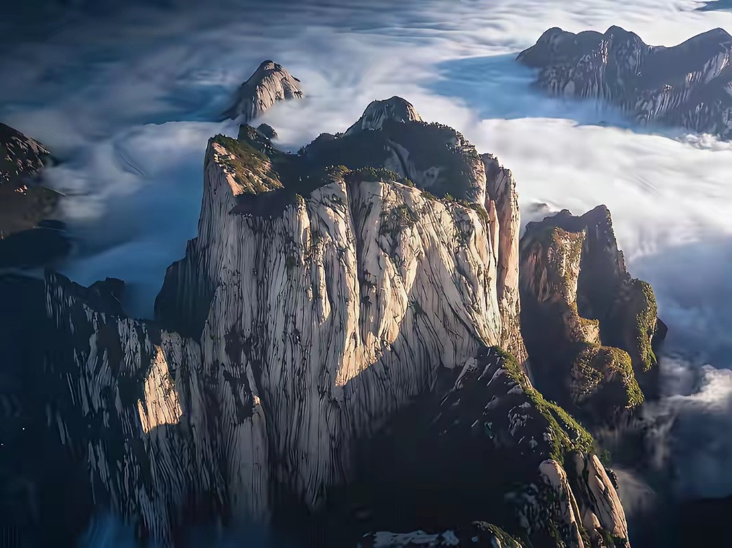 怀疑此山是远古的大树桩！