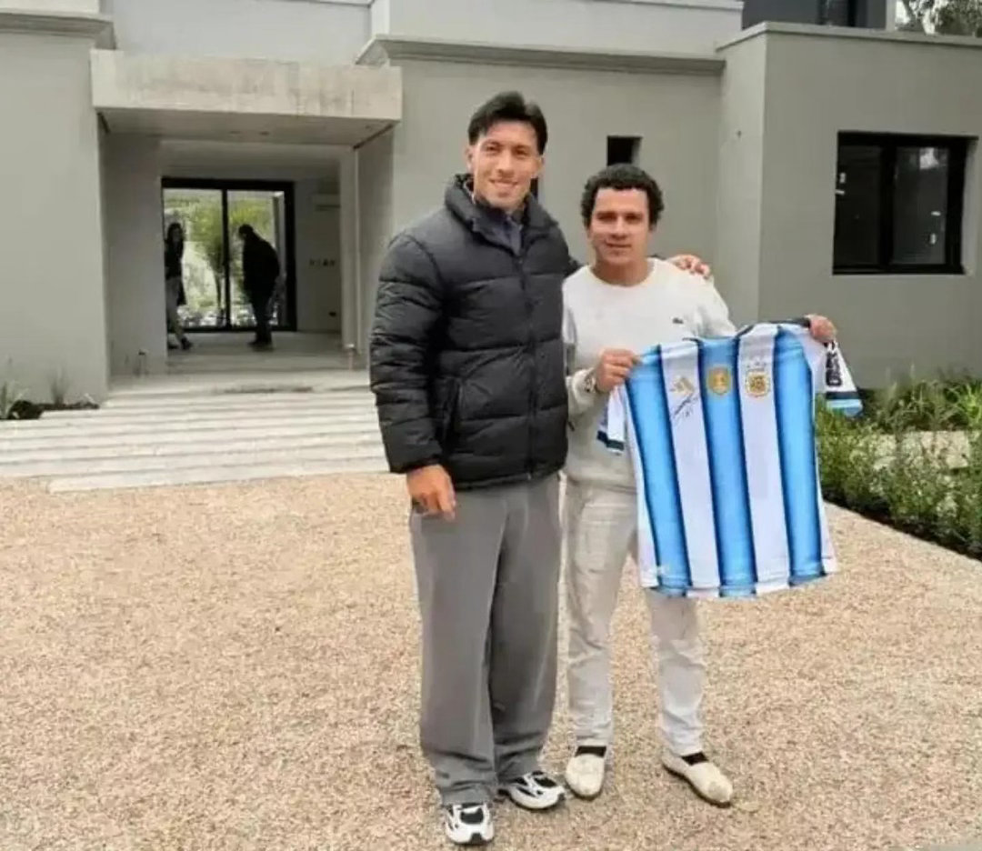 阿媒体报道利马是右腿内收肌受伤。“🇦🇷利桑德罗·马丁内斯已返回家乡恩特雷里