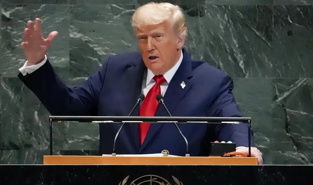 打多久？可能100天，甚至拖到9月底。谁扛得住？美军先喊吃紧。3月4日，政客披露