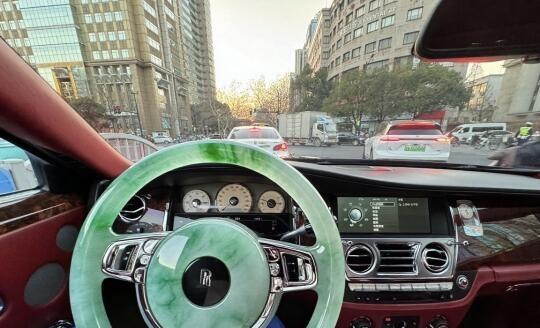 这方向盘值不值一台劳劳斯莱斯古思特