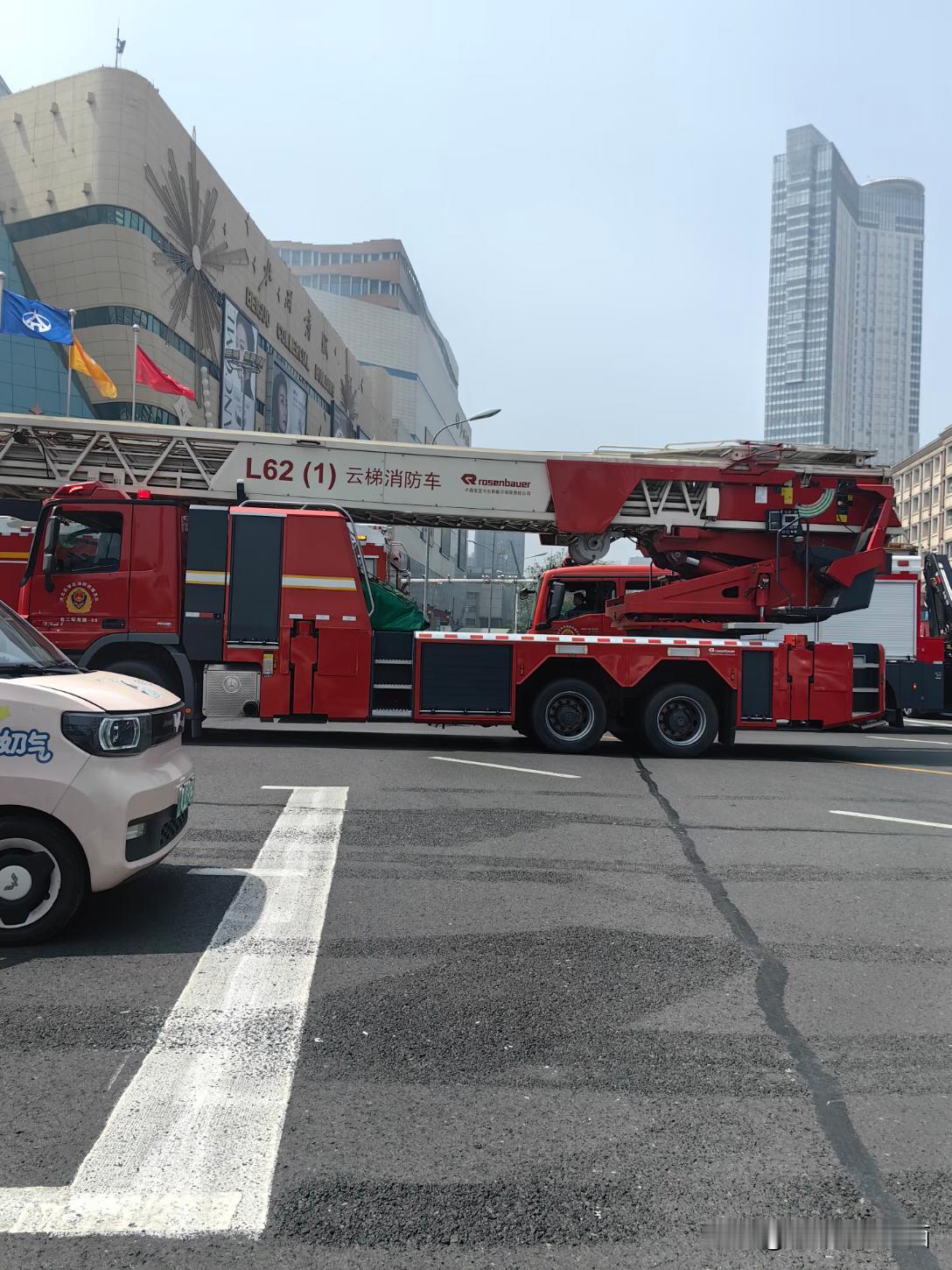 坐标石家庄北国商城！人员特别密集的地方。具体啥原因，有知道的小伙伴们吗？