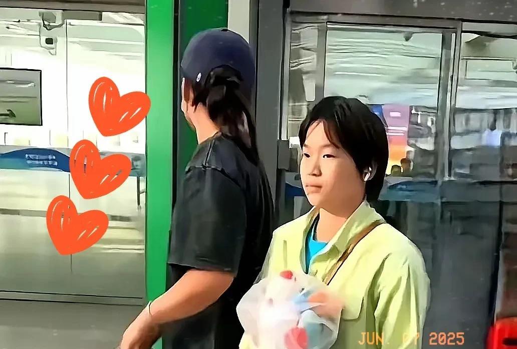 一觉醒来！堪比“青莲少女”特讯给惊呆了！全红婵走了，跟大家想的不一样，并非退