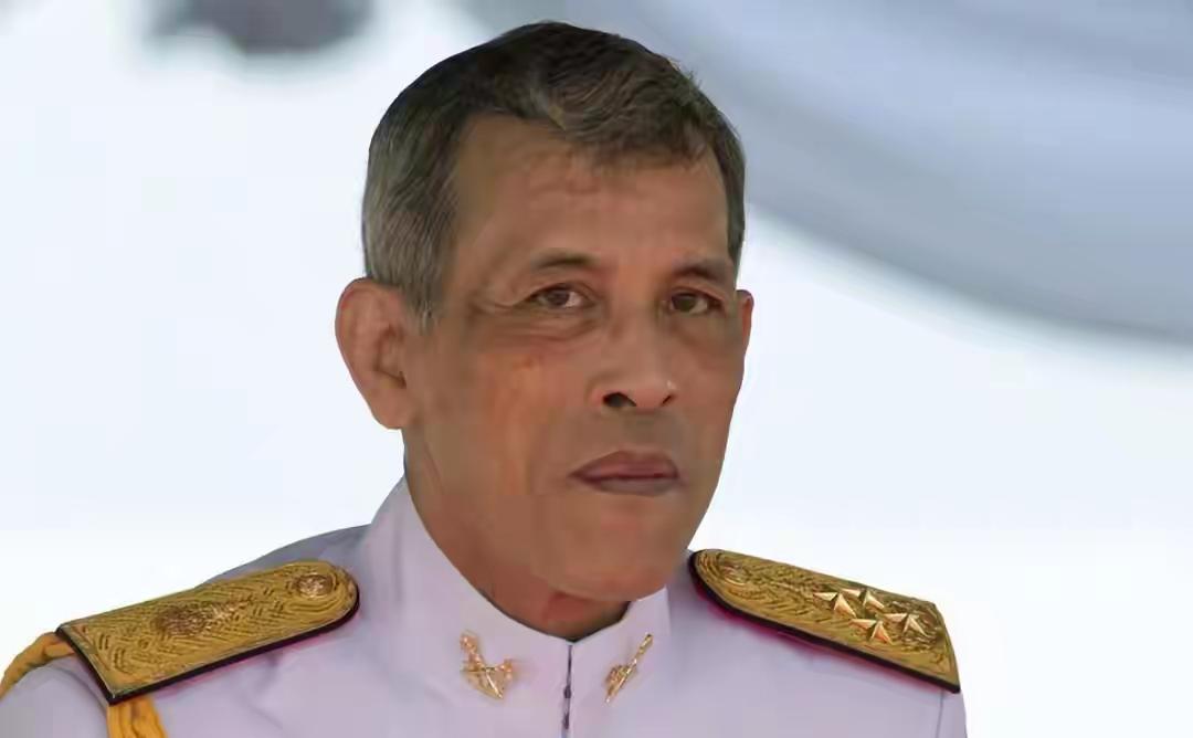 50年首访！泰国国王急访中国，两大刚需藏不住11月13日，泰国国王哇集拉隆