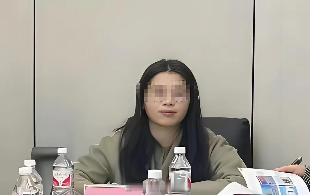 车位被女子霸占业主再发声真闹大了，央媒发声了，长沙霸占车位女子道歉已经没用了，更